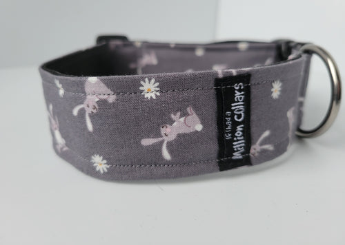Hopscotch Hares collar