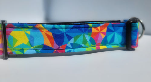 Colourful Kaleidoscope shapes collar